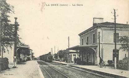 CPA FRANCE 38 "La Sone, la gare" / TRAIN