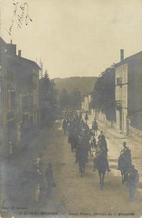 CARTE PHOTO FRANCE 38 "Saint Jean de Bournay, route Neuve, arrivée des hussards"