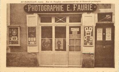 CPA FRANCE 38 "Saint Marcellin, rue du Dauphin, Photographe E. Faurie"