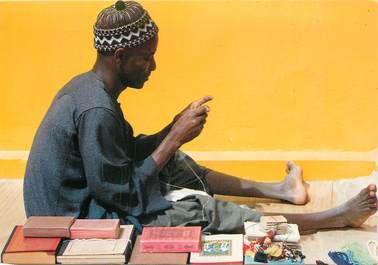 CPSM  AFRIQUE "Le vendeur de Corans"