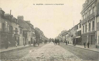 CPA FRANCE 78 "Mantes, avenue de la République "