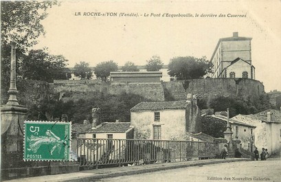 CPA FRANCE 85 "la roche sur Yon, le pont d'Ecquebouille, le derrière des Casernes"
