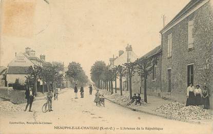 CPA FRANCE 78 "Neauphle le Chateau, l'avenue de la République"