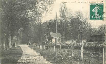 CPA FRANCE 78   "Poissy, le Passage à niveau"