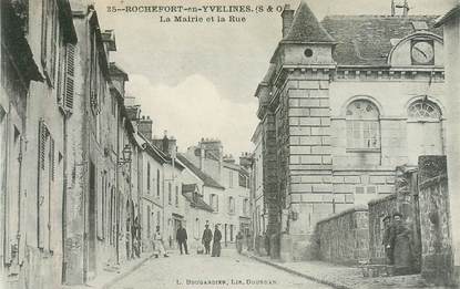 CPA FRANCE 78   "Rochefort en Yvelines, la Mairie et la rue"