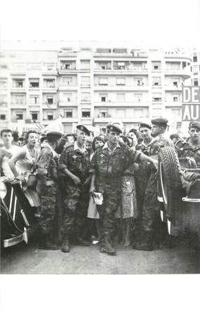 CPSM ALGERIE "Alger, le 13 mai 1958, les paras sur le Forum"