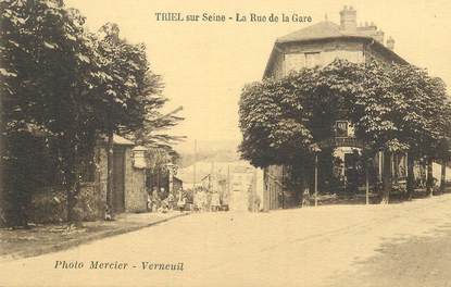 CPA FRANCE   78  "Triel sur seine, la rue de la gare""