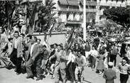 Algerie CPSM ALGERIE "Alger, le 13 mai 1958, montée au Forum"