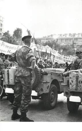 CPSM ALGERIE "Alger, les paras devant le gouvernement général, 13 mai 1958"