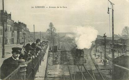 CPA FRANCE 87 "Limoges, avenue de la gare " /  TRAIN