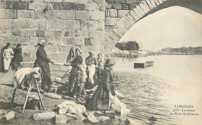 CPA FRANCE 87 "Limoges, les laveuses du Pont saint etienne"