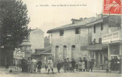    CPA  FRANCE 38 "Tullins, Place du Marché et avenue de la Gare"