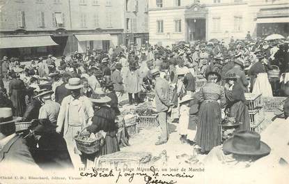 CPA FRANCE 38 "Vienne, la Place Miremont,  un jour de Marché"