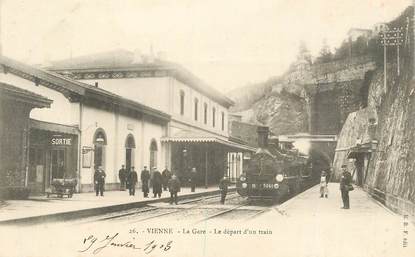 CPA FRANCE 38 "Vienne, la Gare, le départ de train"