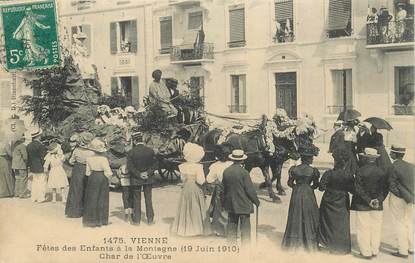 CPA FRANCE 38 "Vienne, la fête des enfants à la montagne, 1910" 
