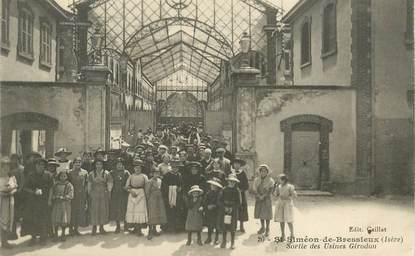 CPA FRANCE 38  "Saint Siméon de Bressieux,  sortie des ouvriers de l'Usine Girodon "