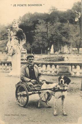 CPA FRANCE 30 "Nimes, Voiture à chien" / ATTELAGE