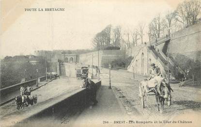 CPA FRANCE 29 "Brest, les Remparts et la tour du Chateau"