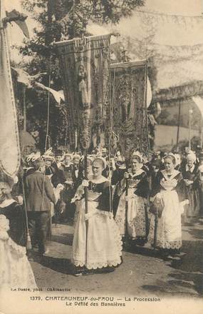 CPA FRANCE 29 "Chateauneuf du Faou, la Procession, le défilé des bannières"