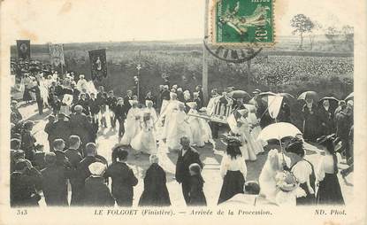 CPA FRANCE 29 "Le Folgoet, arrivée de la Procession"