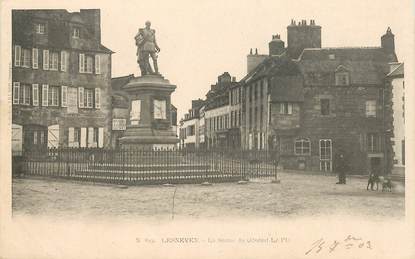 CPA FRANCE 29 "Lesneven, la statue du général Le Flô"