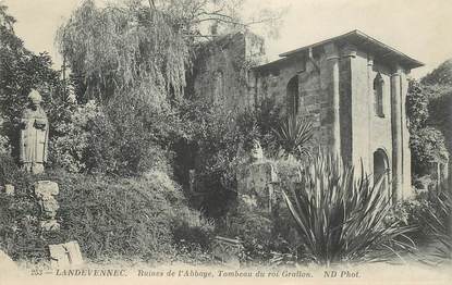 CPA FRANCE 29 "Landevennec, ruines de l'Abbaye, tombeau du roi Grallon"