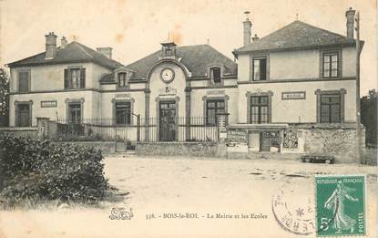 CPA FRANCE 77  "Bois le Roi, la mairie et les Ecoles"