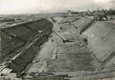 / CPSM FRANCE 68 "Chantier d'Ottmarsheim, fouille des écluses"