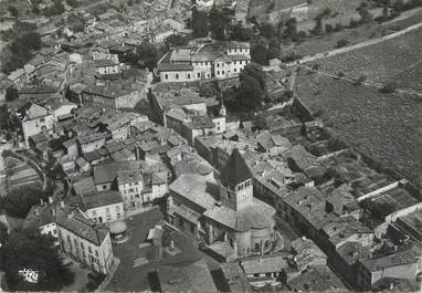 / CPSM FRANCE 69 "Beaujeu en Beaujolais, vue aérienne sur l'église"