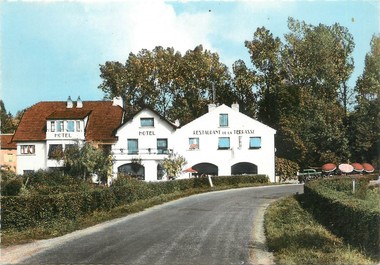 / CPSM FRANCE 70 "Villersexel, hôtel restaurant de la Terrasse"