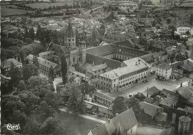 / CPSM FRANCE 71 "Cluny, vue aérienne de l'ensemble de l'Abbaye"