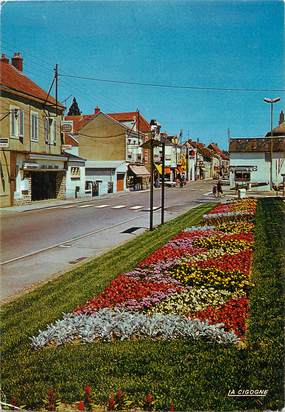 / CPSM FRANCE 71 "Gueugnon, rue de la liberté"