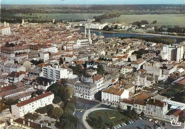 / CPSM FRANCE 71 "Macon, vue générale aérienne"