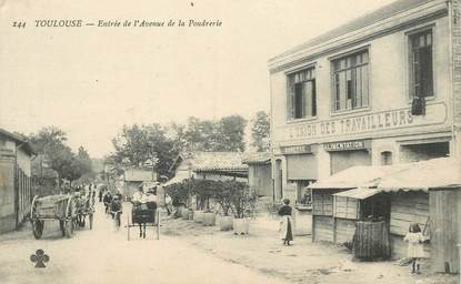 CPA FRANCE 31 "Toulouse, entrée de l'avenue de la Poudrerie"