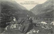 65 Haute PyrÉnÉe CPA FRANCE 65 "une fileuse sur la colline Solférino, vallée d'Argelès près Luz Saint Sauveur"