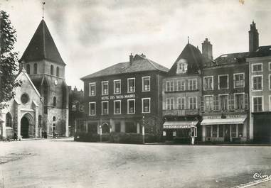 / CPSM FRANCE 71 "Verdun sur le Doubs, place de la liberté"