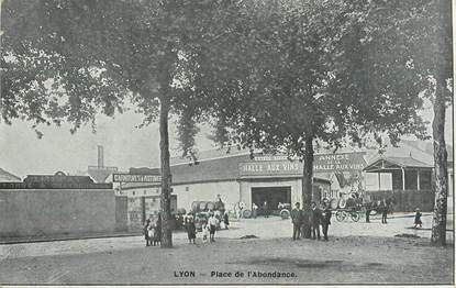 CPA FRANCE 69 "Lyon, la Halle, Place de l'Abondance"