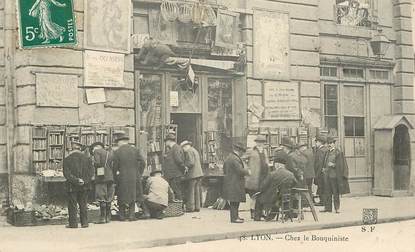 CPA FRANCE 69 "Lyon, Chez le Bouquiniste"