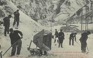 65 Haute PyrÉnÉe CPA FRANCE 65 "Catastrophe de Barèges, déblaiement de la route après l'avalanche du 02 février 1907"