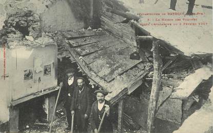 CPA FRANCE 65 "Catastrophe de Barèges, déblaiement de la route après l'avalanche du 02 février 1907" 