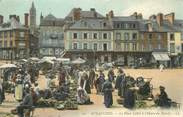 50 Manche / CPA FRANCE 50 "Avranches, la place Littré à l'heure du marché"