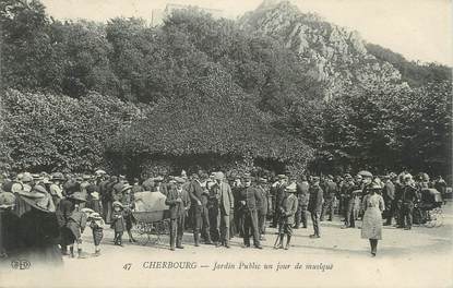 / CPA FRANCE 50 "Cherbourg, jardin public un jour de musique"
