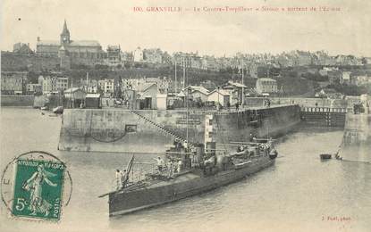 / CPA FRANCE 50 "Granville, le contre torpilleur Siroco sortant de l'écluse"