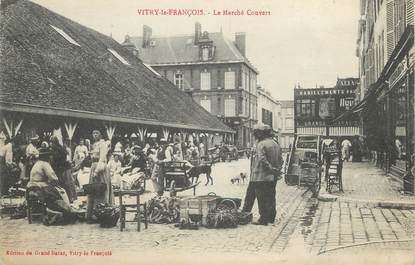 / CPA FRANCE 51 "Vitry le François, le marché couvert"