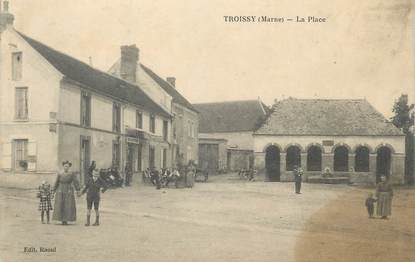 / CPA FRANCE 51 "Troissy, la place "