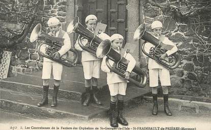 / CPA FRANCE 53 "Saint Fraimbault de Prières, Les contrebasses de la fanfare des orphelins de Saint Georges de l'Isle "