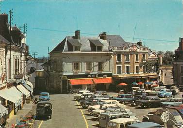 / CPSM FRANCE 72 "La Chartre sur Le Loir, place de la République" / AUTOMOBILE