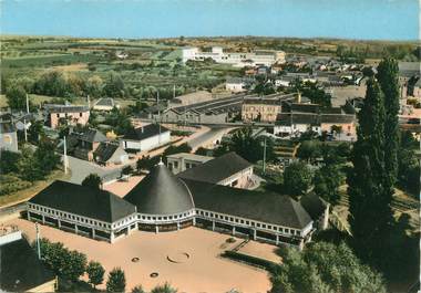 / CPSM FRANCE 72 "Château du Loir, école Maternelle et vue générale"