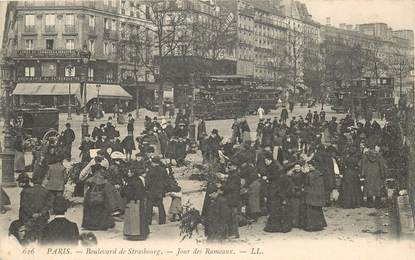 CPA FRANCE 75010 "Paris, Boulevard de Strasbourg, jour des Rameaux"