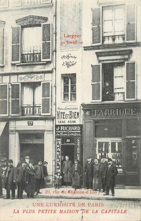 CPA FRANCE 75010 "Paris, la plus petite maison, rue du Chateau d'Eau"